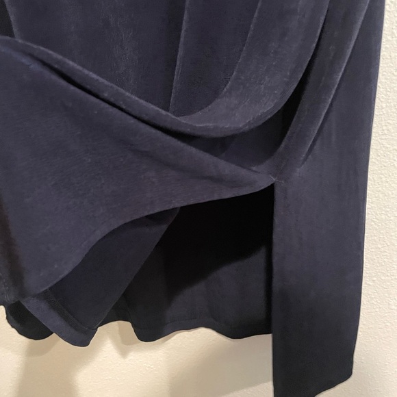 Chico’s Travelers Navy Blue Sleeveless Shirt. Size 4 US 20/22 - Picture 4 of 5